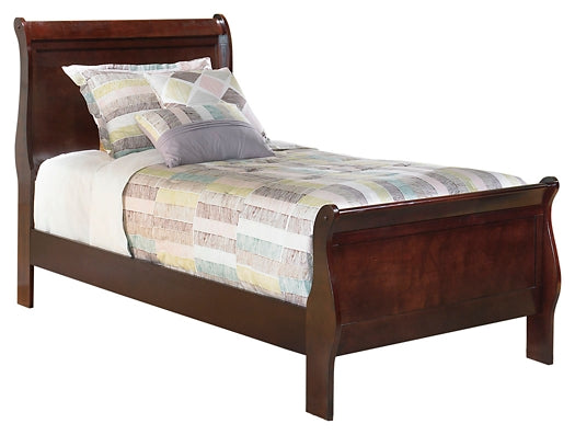 Alisdair Sleigh Bed With Mirrored Dresser