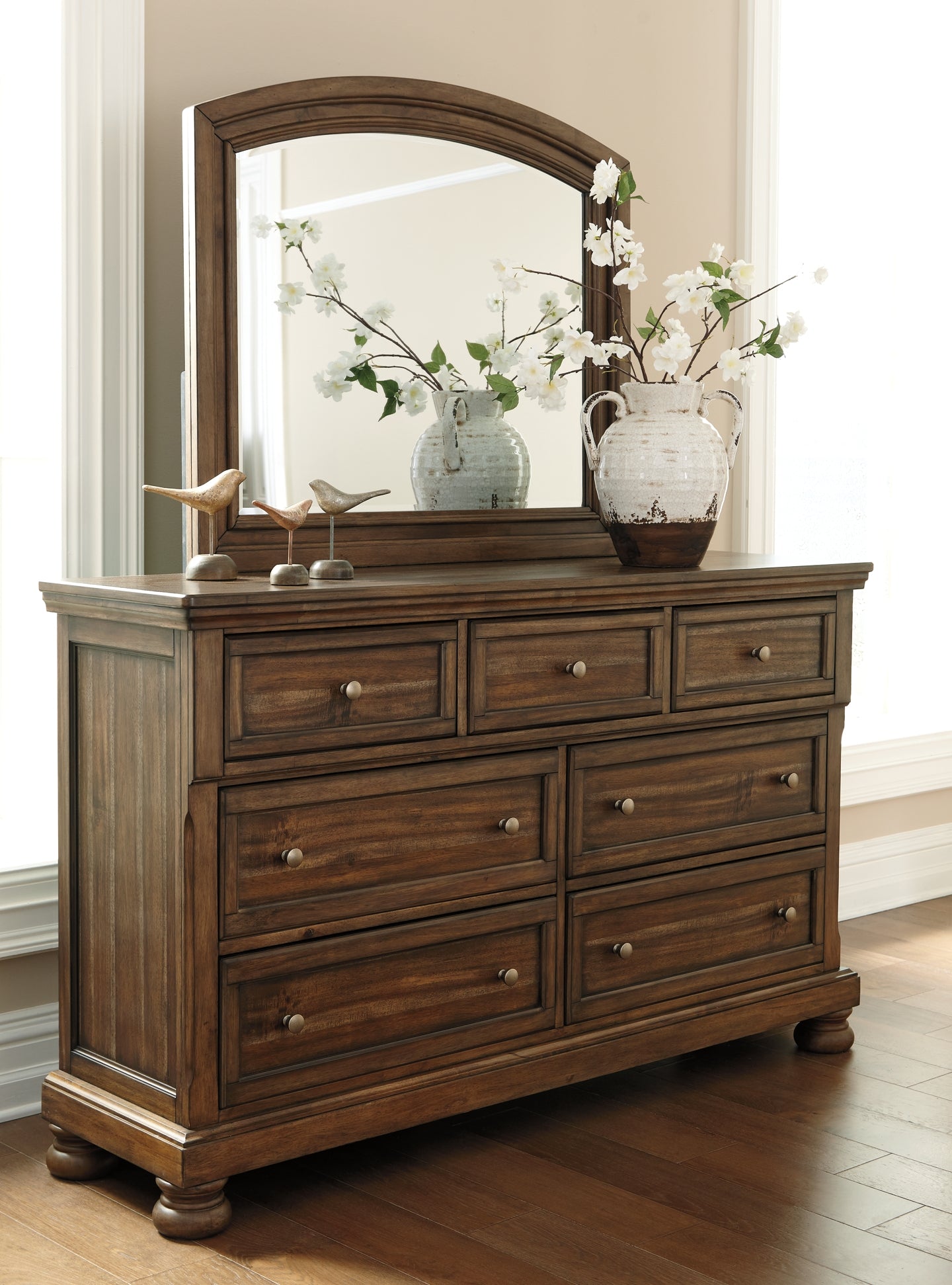 Flynnter Panel Bed With Mirrored Dresser And 2 Nightstands