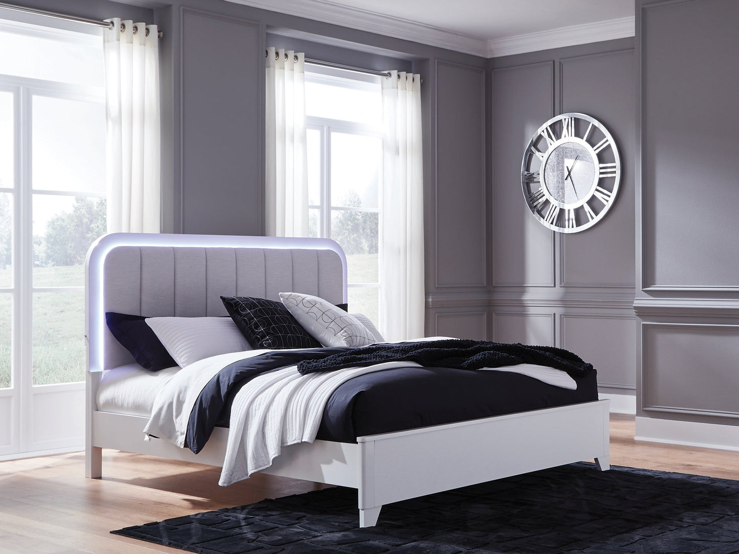 Frostlyn Upholstered Panel Bed