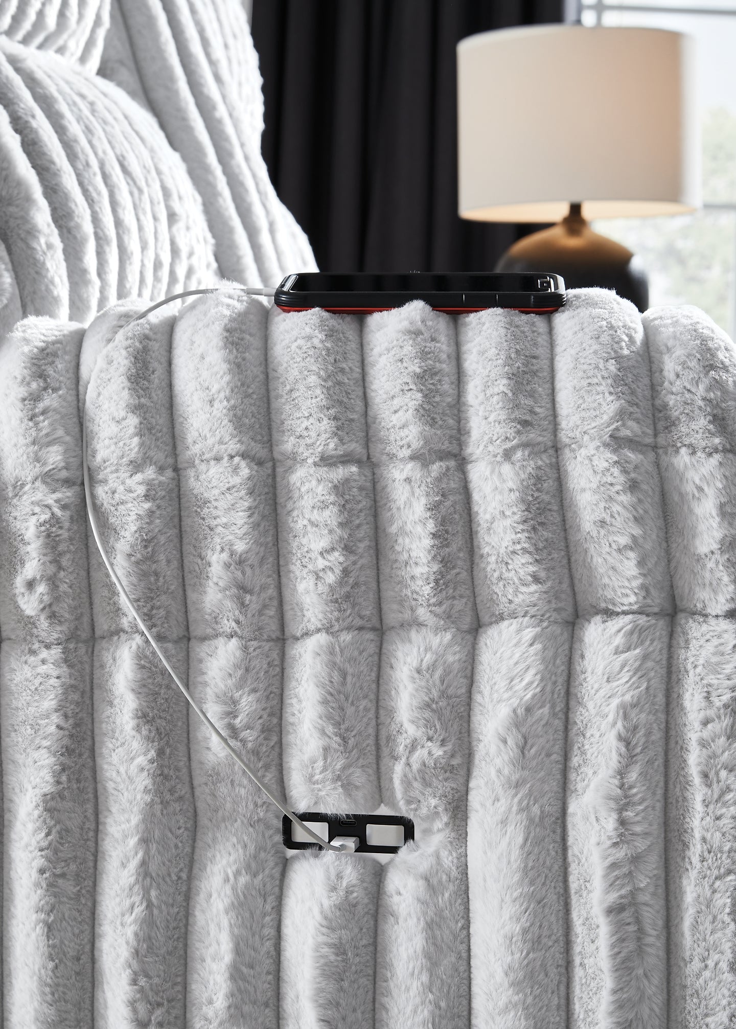 Technique REC PWR Sofa w/Drop Down Table