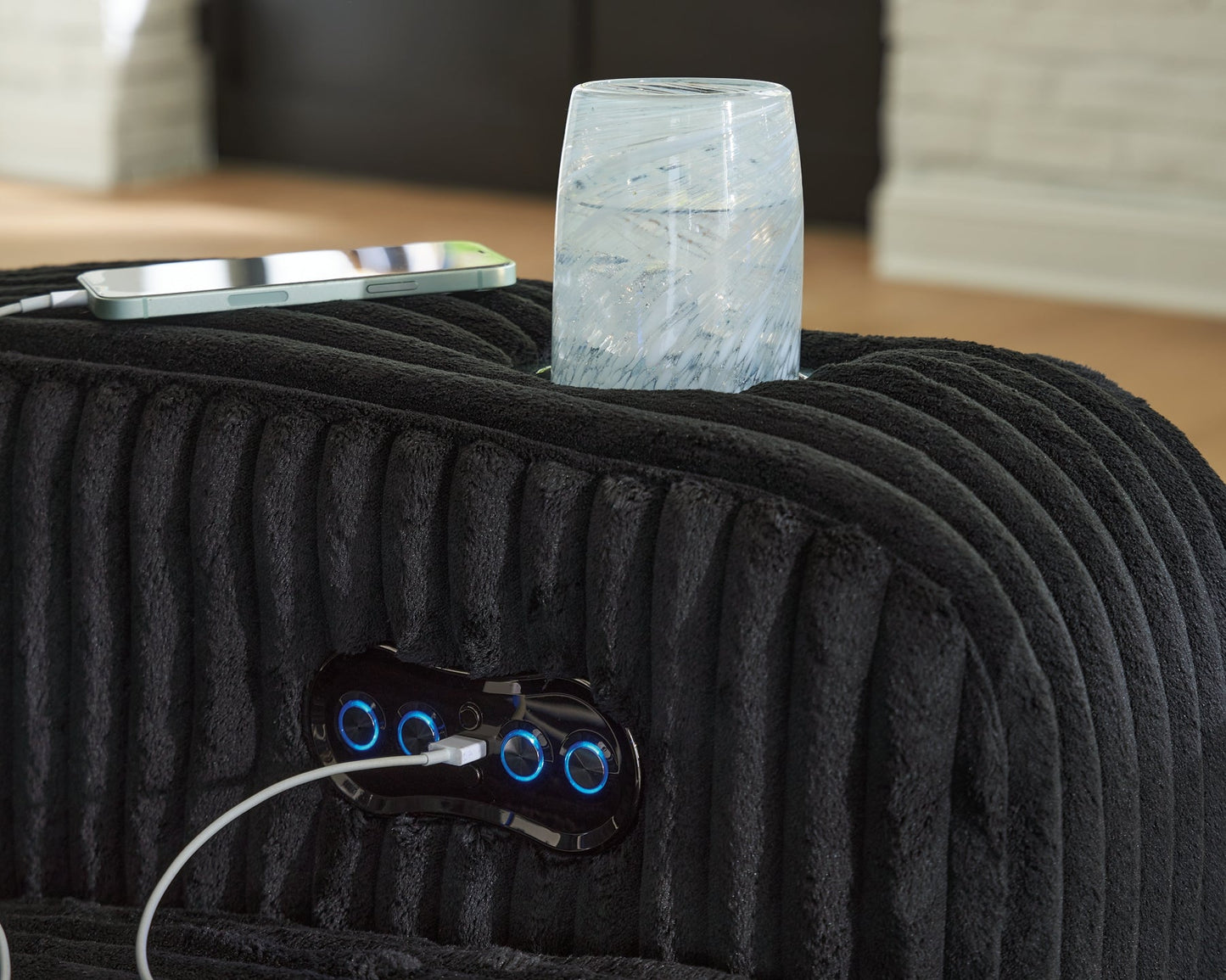 TwinBrooke Pwr Recliner/Adj Headrest
