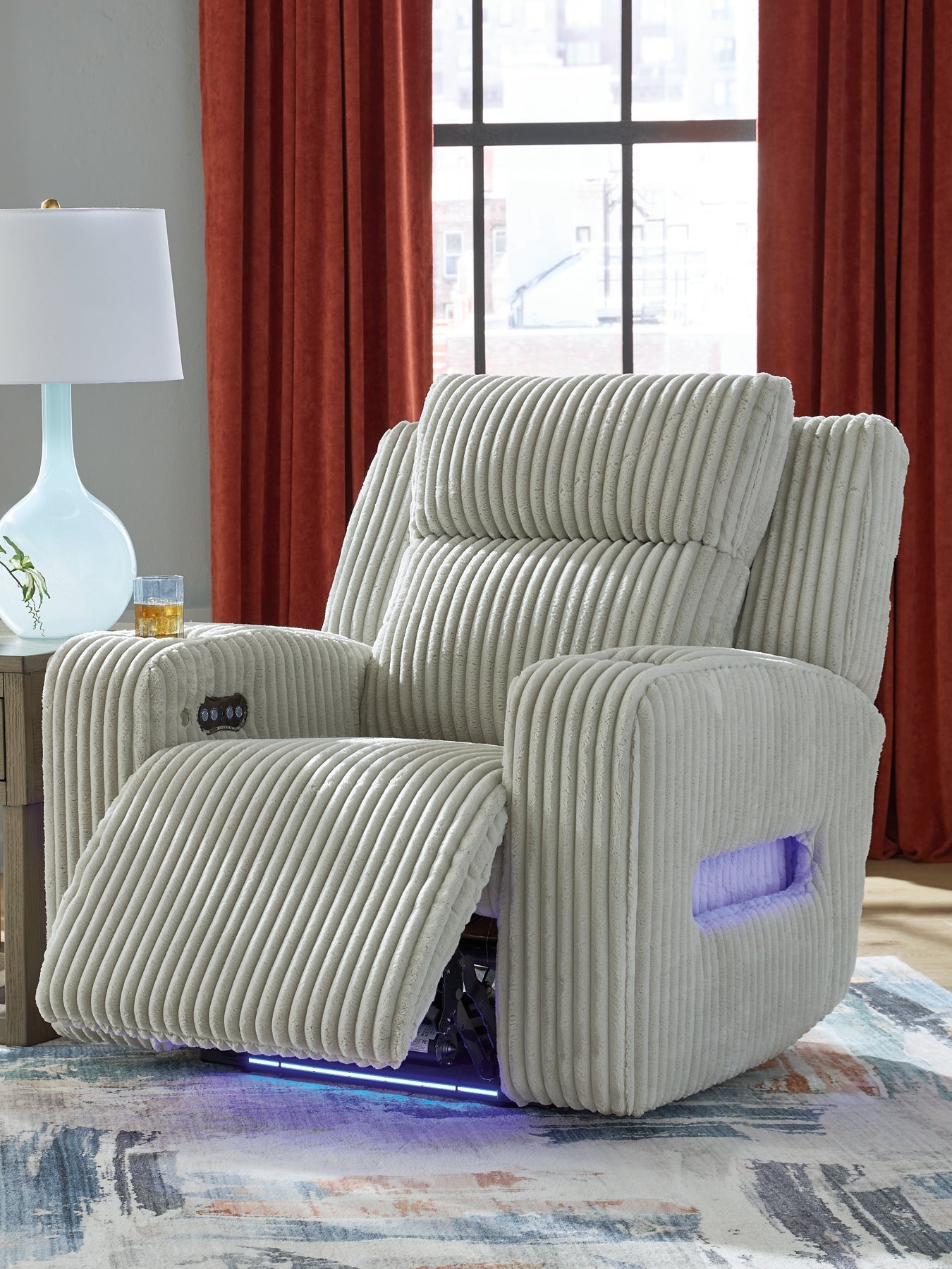 TwinBrooke Pwr Recliner/Adj Headrest
