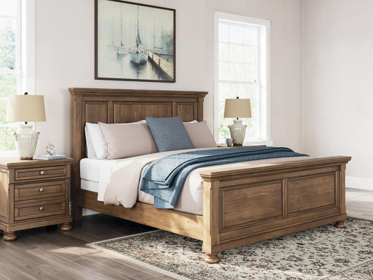 Vandenmore Queen Panel Bed