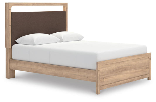 Hollymount Queen Upholstered Platform Bed
