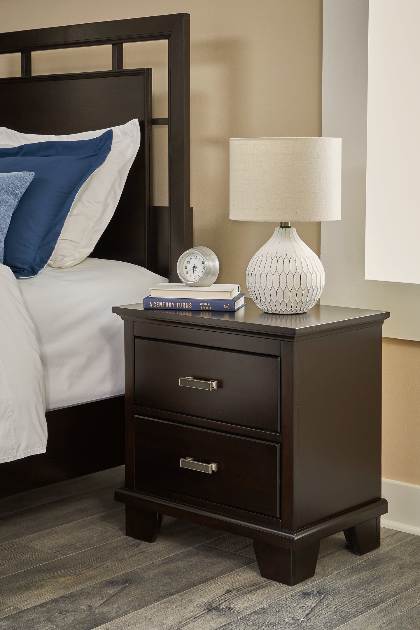Covetown California King Panel Bed with Mirrored Dresser, Chest and Nightstand