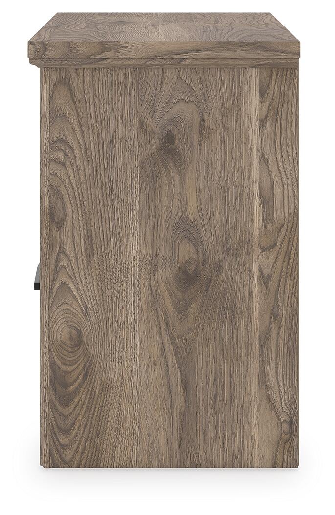 Rusticott King Panel Bed with Mirrored Dresser and Nightstand