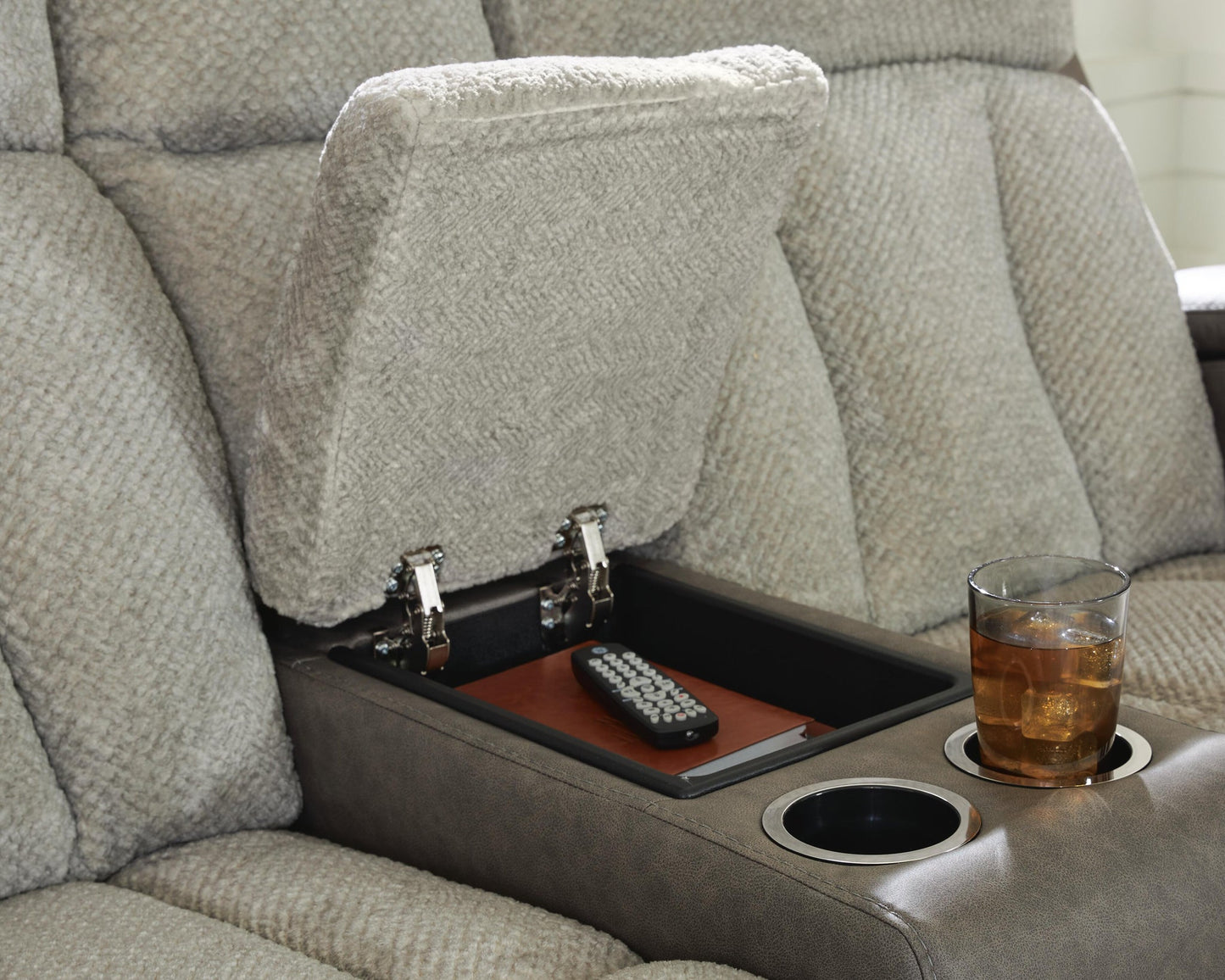 Stately Check PWR REC Loveseat/CON/ADJ HDRST