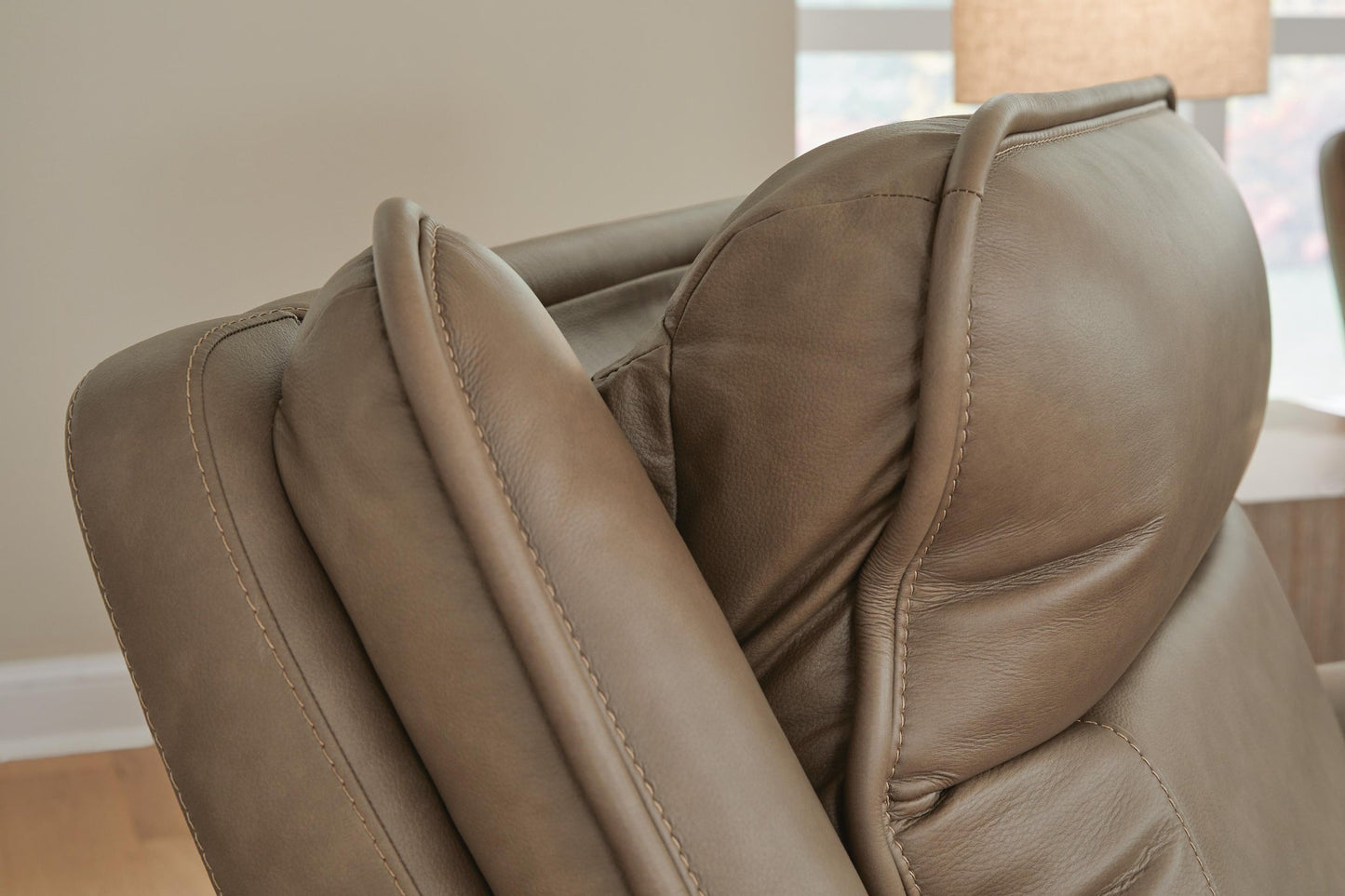 Malcesine PWR Recliner/ADJ Headrest