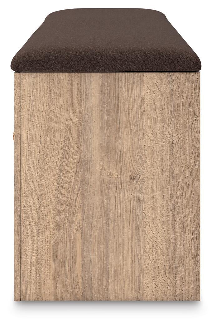Ashley Express - Hollymount Bedroom UPH Storage Bench