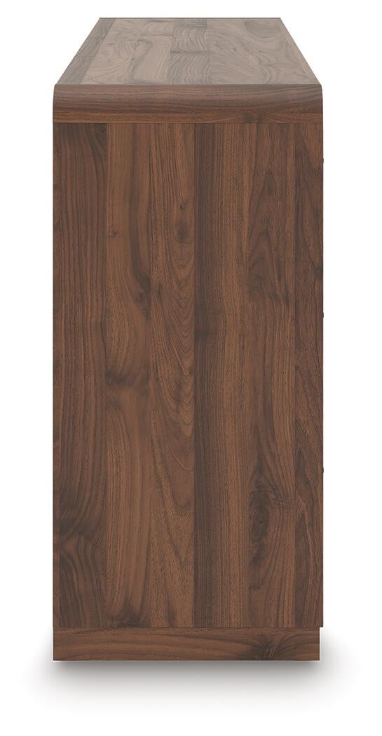 Hollinaze Dresser