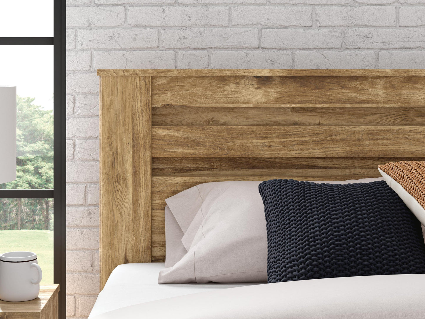 Branstony King Panel Bed