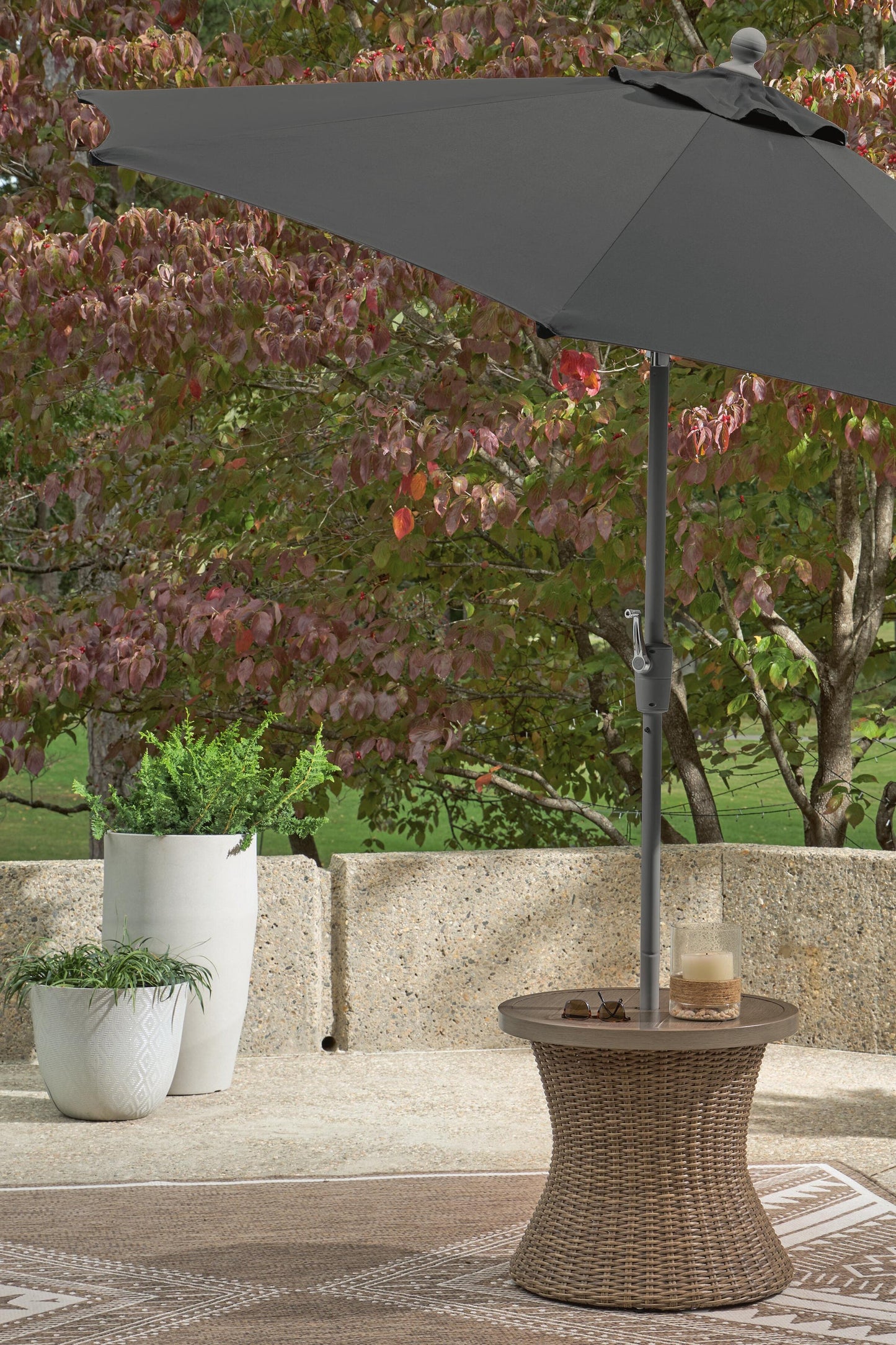 Ashley Express - Revare Beach Round End Table w/UMB OPT