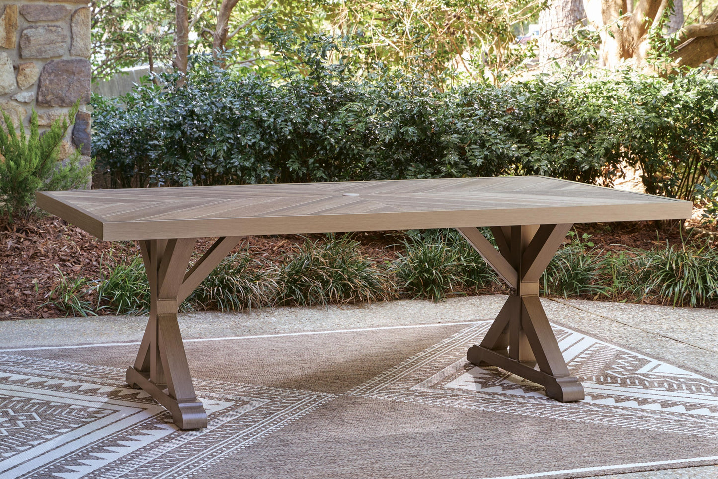 Revare Beach RECT Dining Table w/UMB OPT