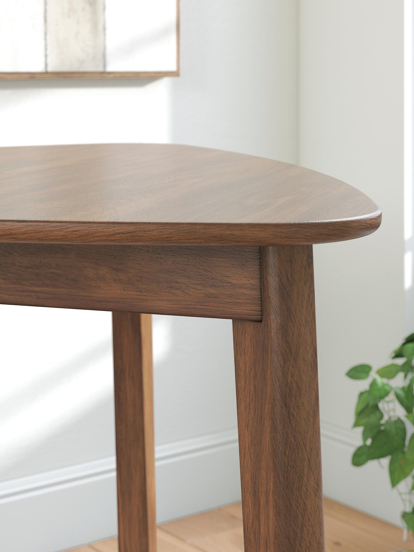 Ashley Express - Lyncott Triangle Dining Room Table