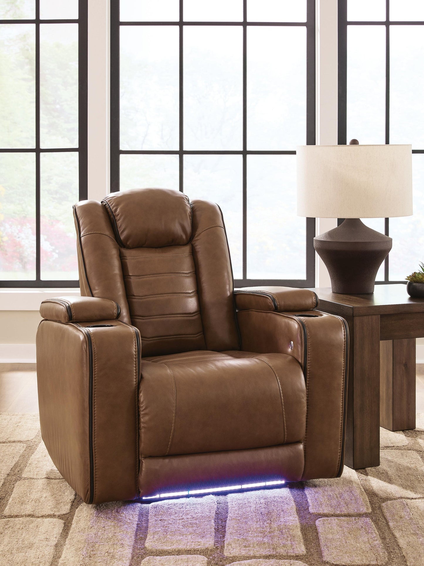 Metro Oasis PWR Recliner/ADJ Headrest