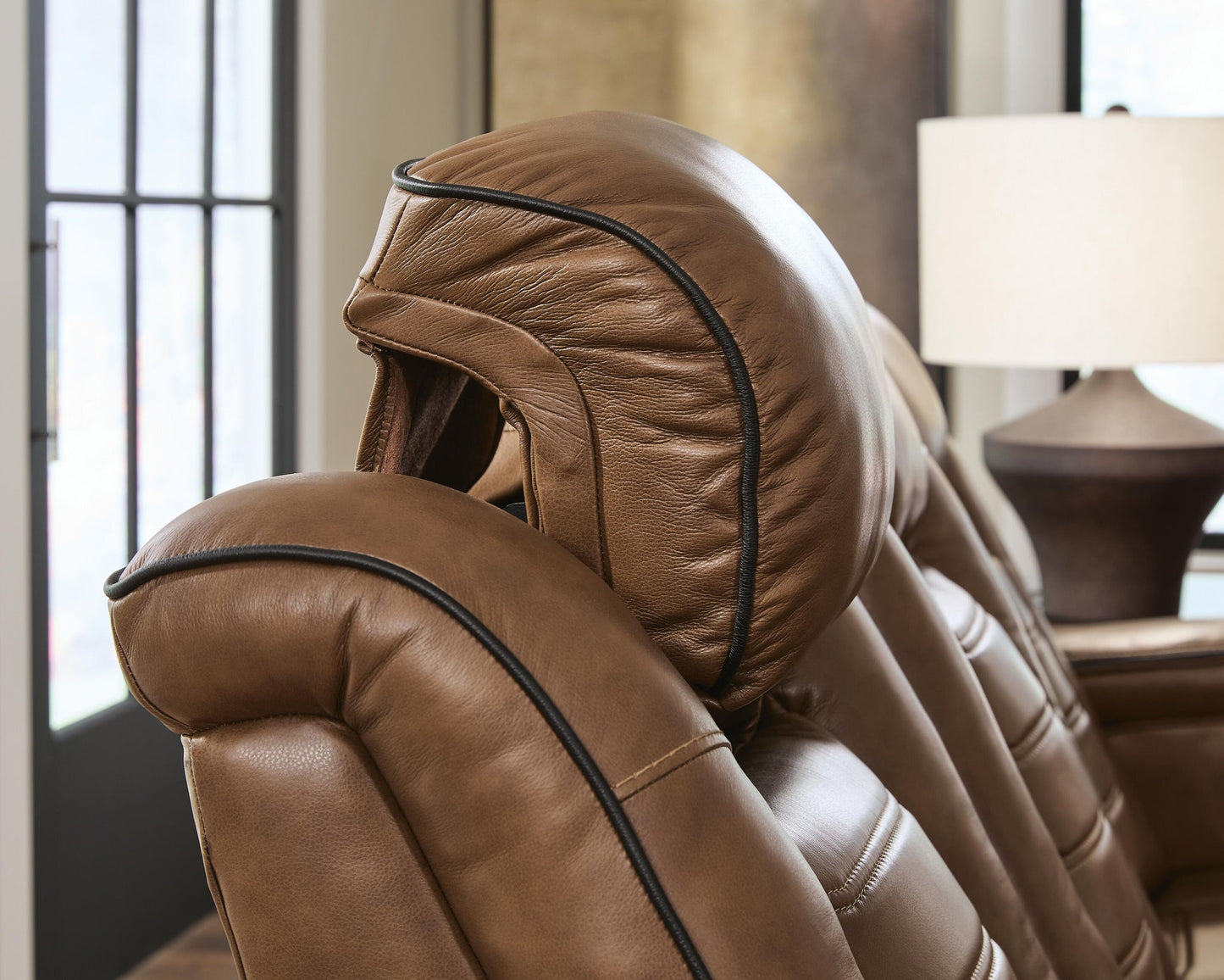 Metro Oasis PWR Recliner/ADJ Headrest