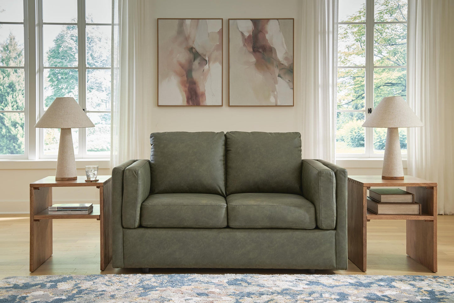 Hutle Loveseat