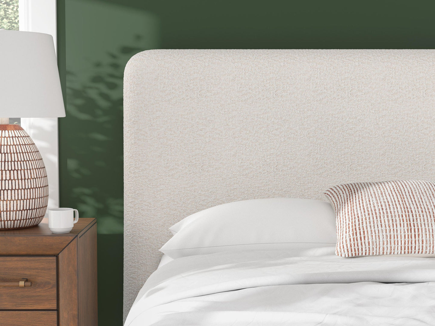 Whittgate Queen Upholstered Bed