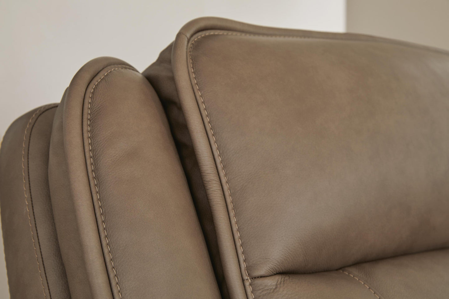 Malcesine PWR REC Loveseat/CON/ADJ HDRST