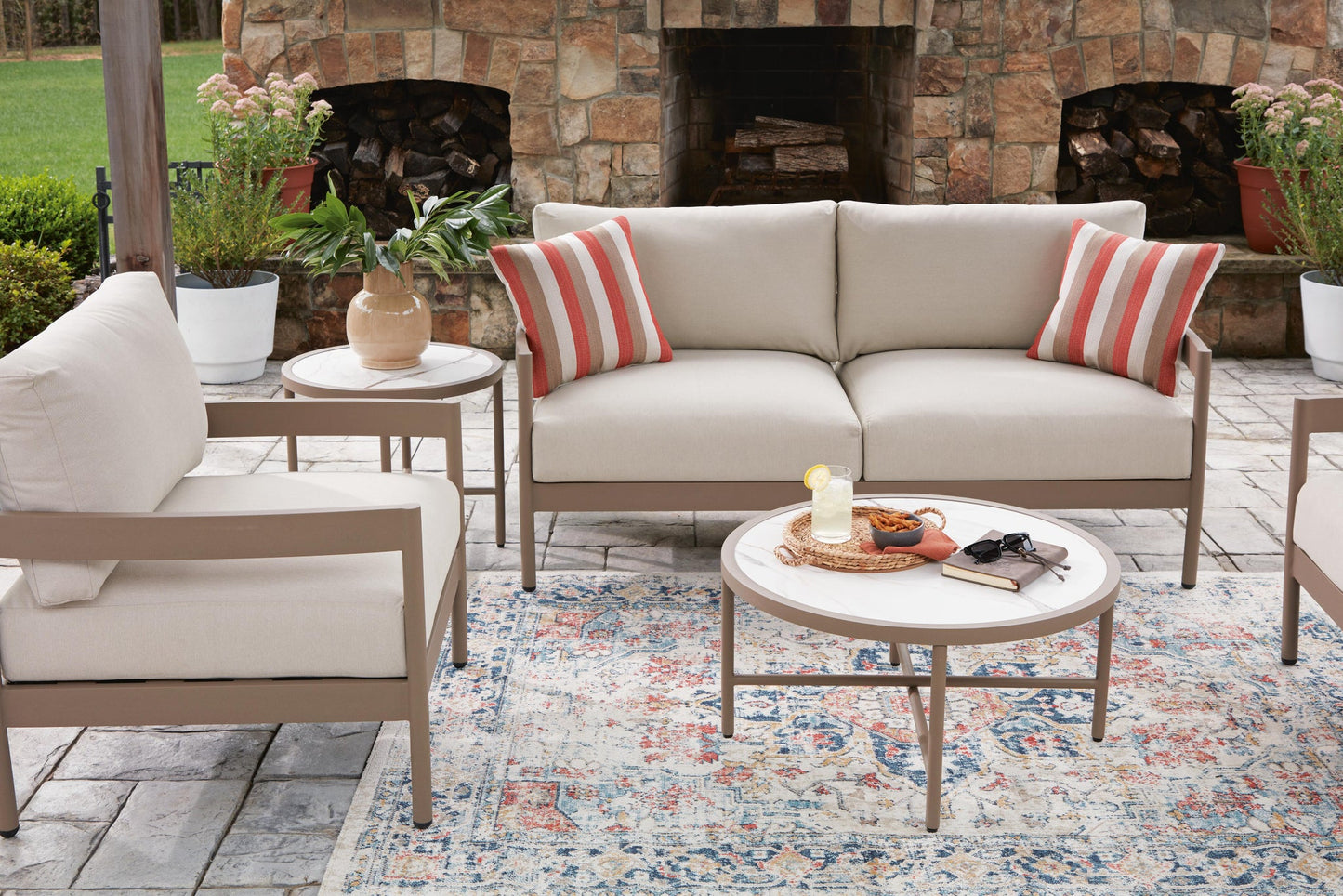 Big Creek Cove Love/Chairs/Tables Set (5/CN)