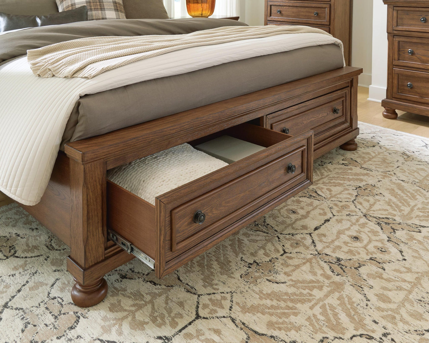 Havenstein King Sleigh Storage Bed