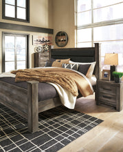 Load image into Gallery viewer, Wynnlow Queen Upholstered Poster Bed
