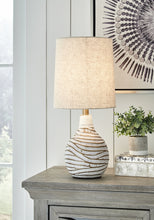Load image into Gallery viewer, Ashley Express - Aleela Metal Table Lamp (1/CN)
