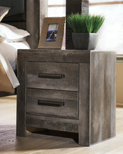 Load image into Gallery viewer, Wynnlow King Crossbuck Panel Bed with Mirrored Dresser, Chest and 2 Nightstands
