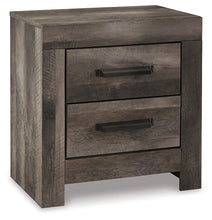 Load image into Gallery viewer, Wynnlow Queen Crossbuck Panel Bed with Mirrored Dresser, Chest and 2 Nightstands
