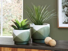 Load image into Gallery viewer, Ashley Express - Ardenridge Planter Set (2/CN)
