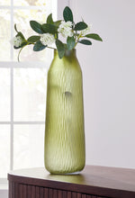 Load image into Gallery viewer, Ashley Express - Scottyard Vase
